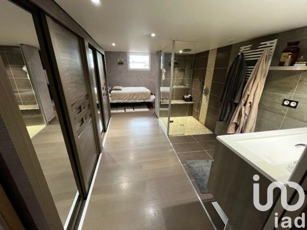 Appartement 6 pièces de 143 m² à Oyonnax (01100)