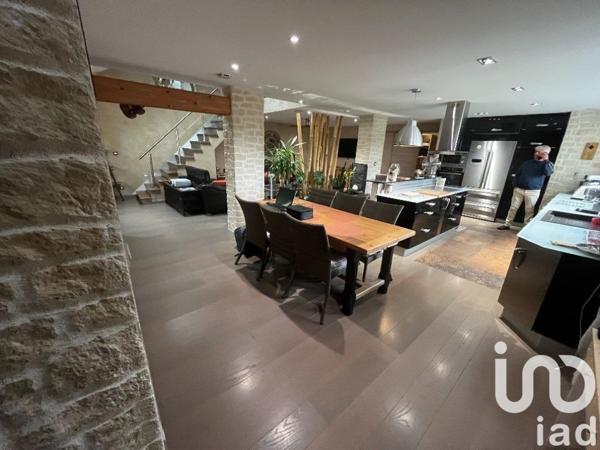 Appartement 6 pièces de 143 m² à Oyonnax (01100)