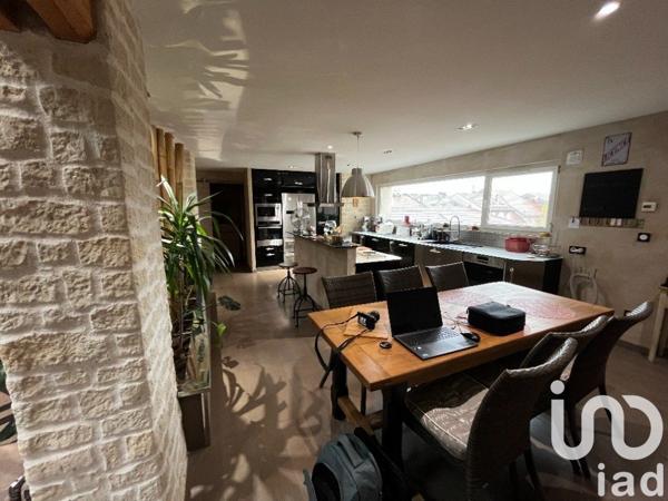 Appartement 6 pièces de 143 m² à Oyonnax (01100)