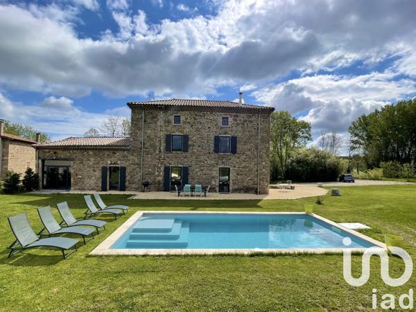 Ferme 9 pièces de 208 m² à Peaugres (07340)