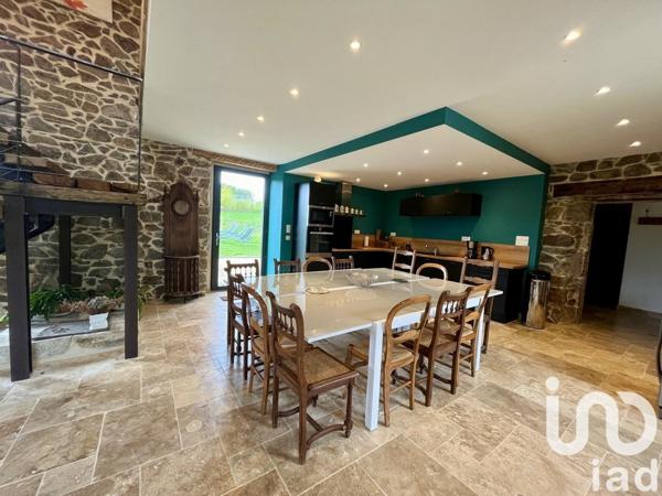Ferme 9 pièces de 208 m² à Peaugres (07340)