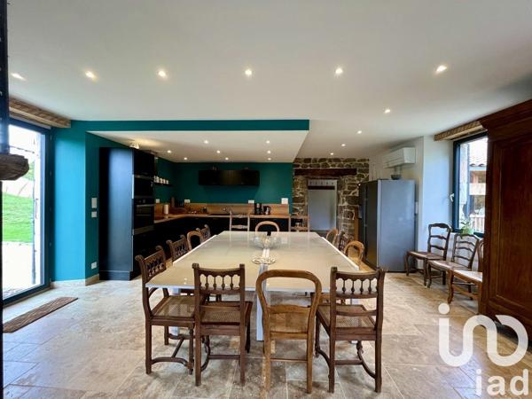 Ferme 9 pièces de 208 m² à Peaugres (07340)