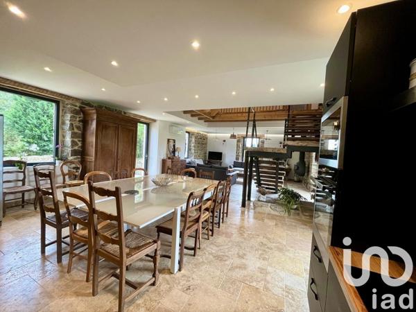 Ferme 9 pièces de 208 m² à Peaugres (07340)