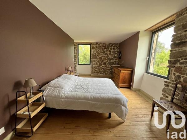 Ferme 9 pièces de 208 m² à Peaugres (07340)