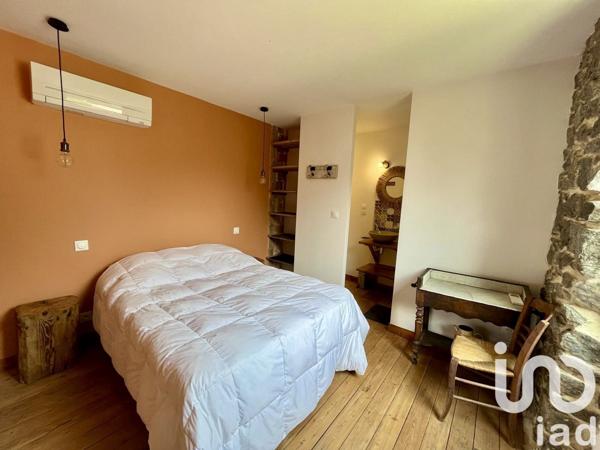 Ferme 9 pièces de 208 m² à Peaugres (07340)