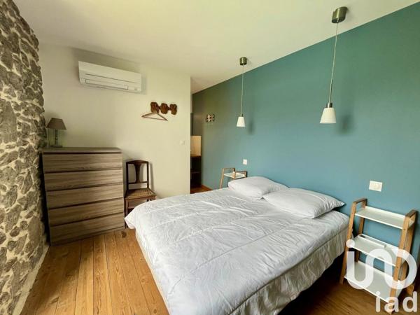 Ferme 9 pièces de 208 m² à Peaugres (07340)
