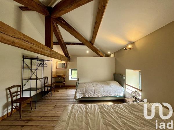 Ferme 9 pièces de 208 m² à Peaugres (07340)