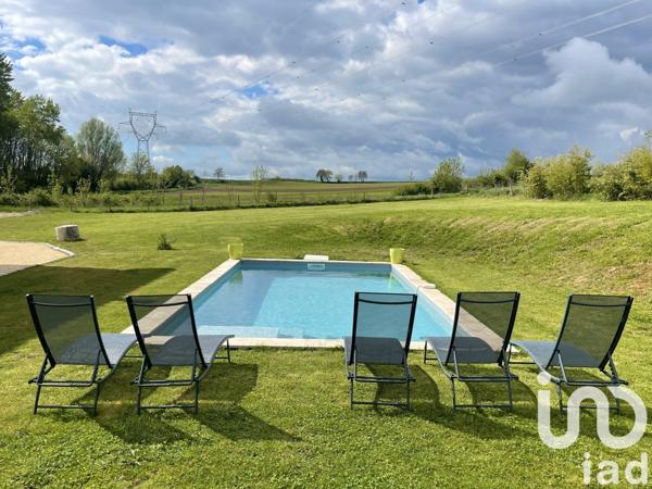 Ferme 9 pièces de 208 m² à Peaugres (07340)