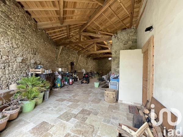 Ferme 9 pièces de 208 m² à Peaugres (07340)