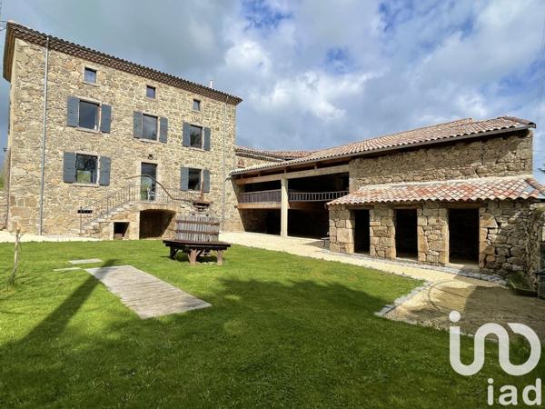 Ferme 9 pièces de 208 m² à Peaugres (07340)