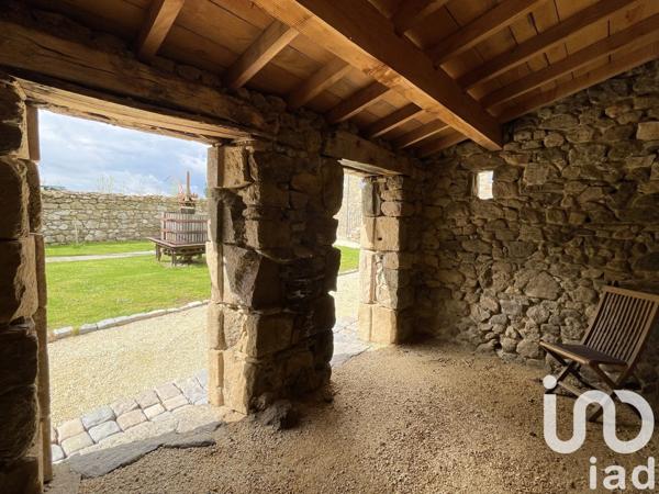 Ferme 9 pièces de 208 m² à Peaugres (07340)
