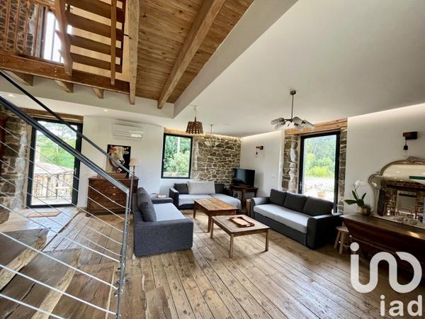 Ferme 9 pièces de 208 m² à Peaugres (07340)
