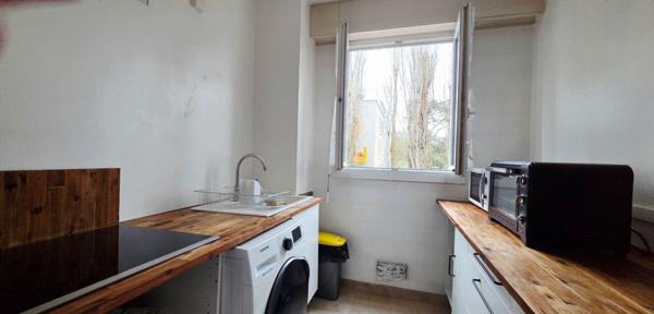 Appartement lumineux de 3 pièces à Étampes avec une place de stationnement.