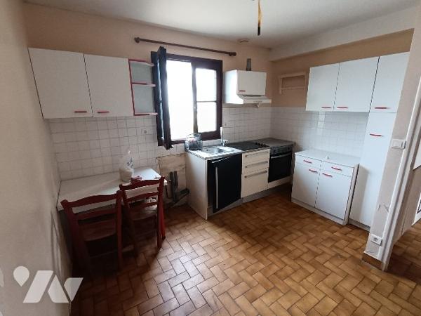 PROCHE CENTRE BOURG ET COMMERCES A PIED