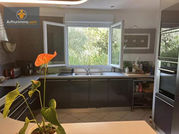 Vente                                                      Maison
                        
                     6 pièces                      146 m2                     à Marmande