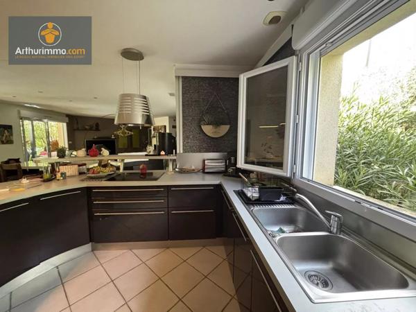 Vente                                                      Maison
                        
                     6 pièces                      146 m2                     à Marmande