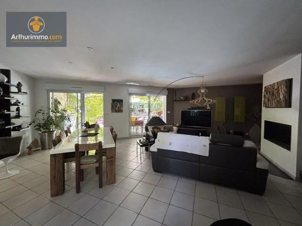 Vente                                                      Maison
                        
                     6 pièces                      146 m2                     à Marmande
