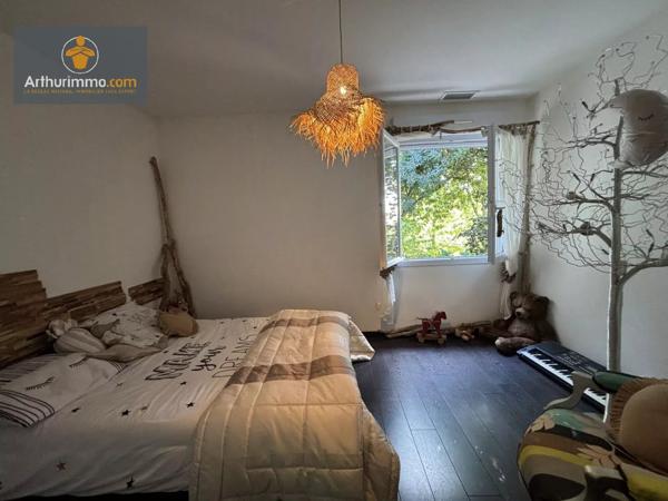 Vente                                                      Maison
                        
                     6 pièces                      146 m2                     à Marmande