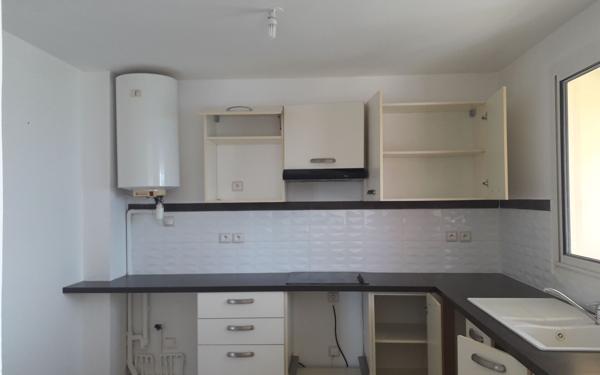 Appartement à louer    4 pièces •  Petit-Bourg