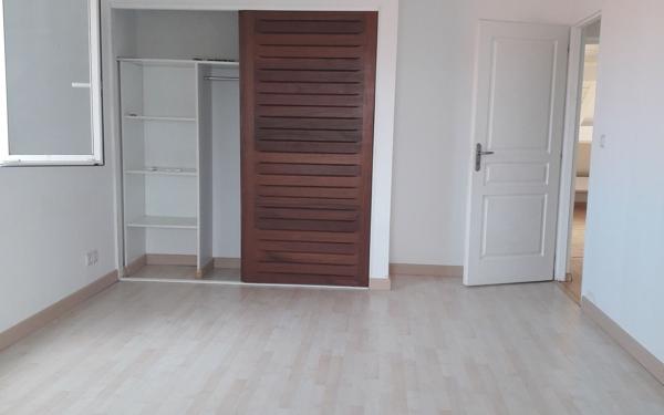 Appartement à louer    4 pièces •  Petit-Bourg