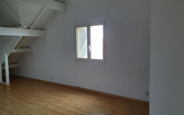 Appartement à louer    4 pièces •  Petit-Bourg