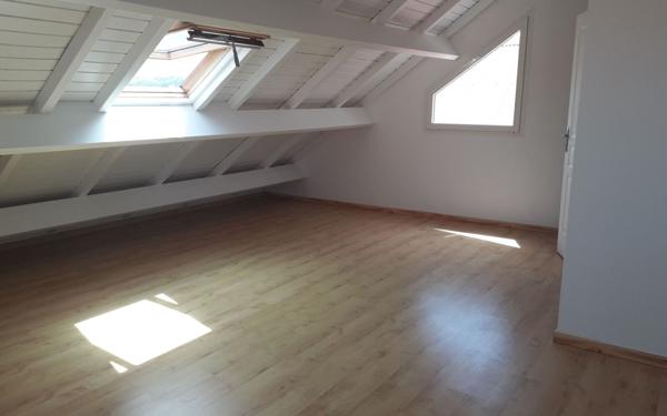 Appartement à louer    4 pièces •  Petit-Bourg