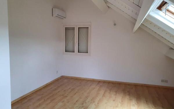 Appartement à louer    4 pièces •  Petit-Bourg