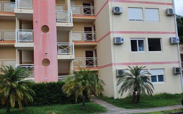 Appartement à louer    4 pièces •  Petit-Bourg