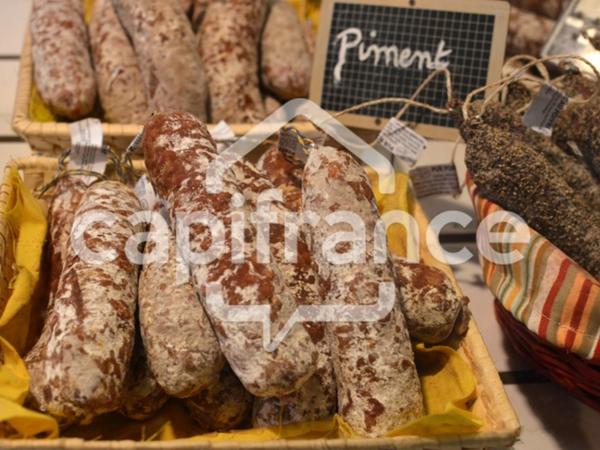 Fonds de commerce de charcuterie traiteur avec 4 marché et production à vendre proche de VIENNE (38)