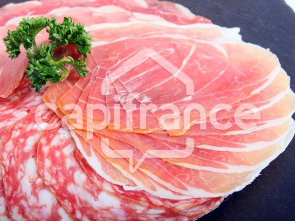 Fonds de commerce de charcuterie traiteur avec 4 marché et production à vendre proche de VIENNE (38)