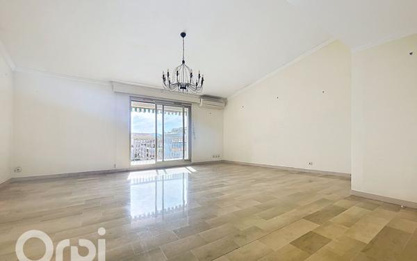 Appartement à vendre    4 pièces • 96 m2 Saint-Raphaël