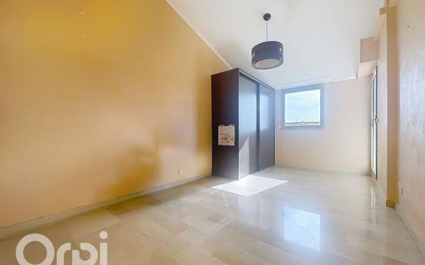 Appartement à vendre    4 pièces • 96 m2 Saint-Raphaël