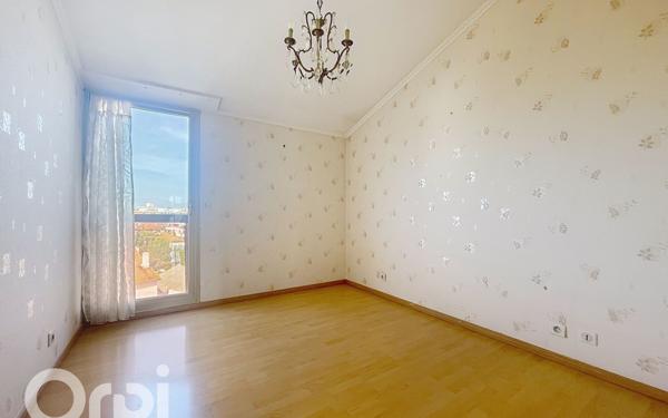 Appartement à vendre    4 pièces • 96 m2 Saint-Raphaël
