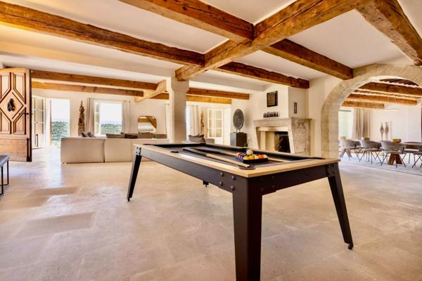 Dpt Vaucluse (84), à vendre au coeur de GORDES Maison de Village de près de 600 m2 avec piscine