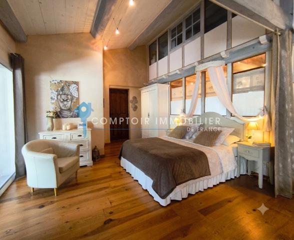 Propriete
                                                                                                                                                                                                                                                                                                                        13 pièce(s)                                                                                                                                                                                                          8 chambre(s)                                                                                                                                                                                                          380  m²