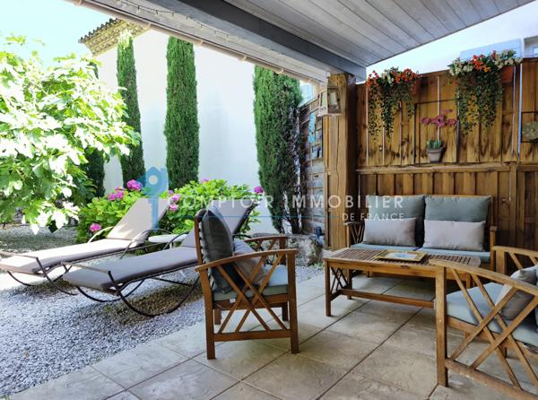 Propriete
                                                                                                                                                                                                                                                                                                                        13 pièce(s)                                                                                                                                                                                                          8 chambre(s)                                                                                                                                                                                                          380  m²