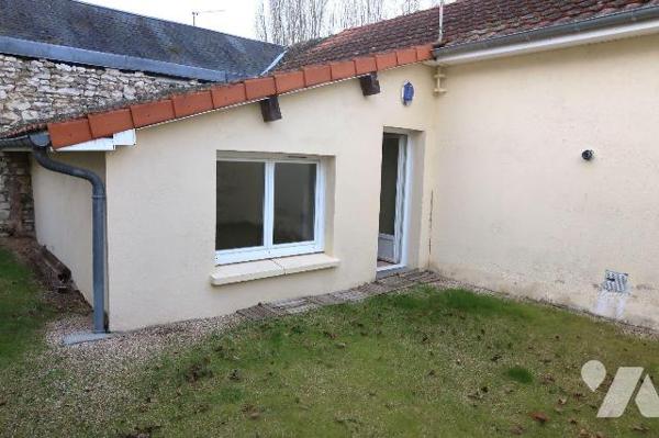 Dans impasse, Maison d'env. 56m2 hab., à rafraîchir, comprenant :
. en rez-de-chaussée : cuisi...