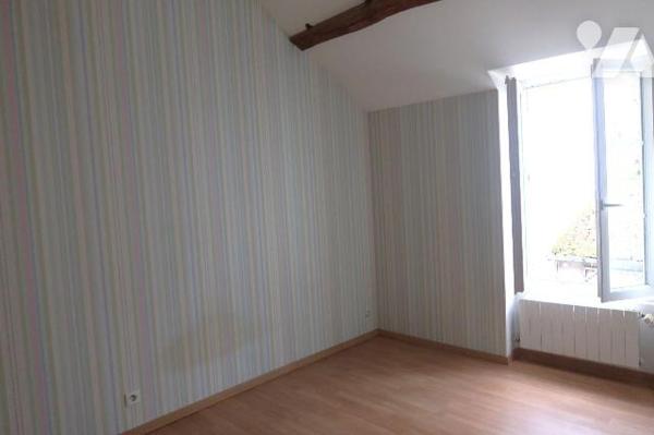 Dans impasse, Maison d'env. 56m2 hab., à rafraîchir, comprenant :
. en rez-de-chaussée : cuisi...