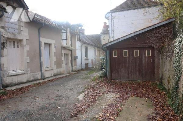 Dans impasse, Maison d'env. 56m2 hab., à rafraîchir, comprenant :
. en rez-de-chaussée : cuisi...