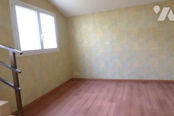 Dans impasse, Maison d'env. 56m2 hab., à rafraîchir, comprenant :
. en rez-de-chaussée : cuisi...