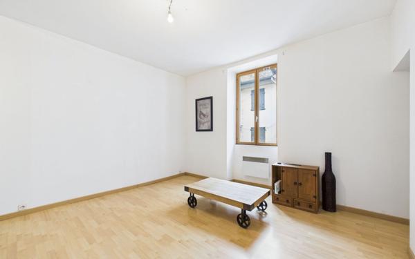 Immeuble à vendre    3 pièces •  Saint-Marcellin