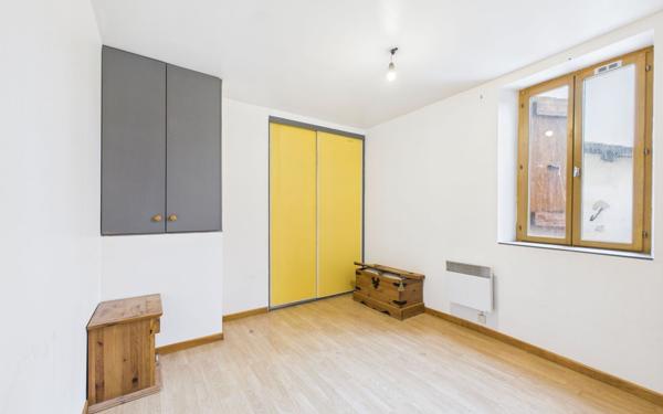 Immeuble à vendre    3 pièces •  Saint-Marcellin