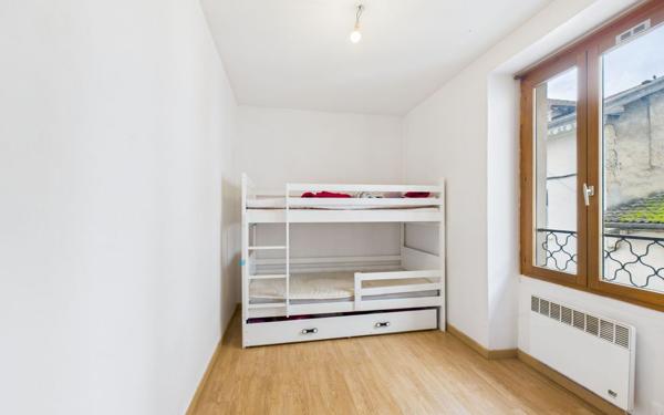 Immeuble à vendre    3 pièces •  Saint-Marcellin