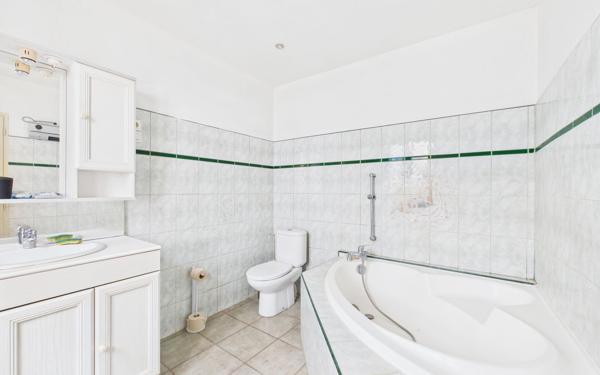 Immeuble à vendre    3 pièces •  Saint-Marcellin