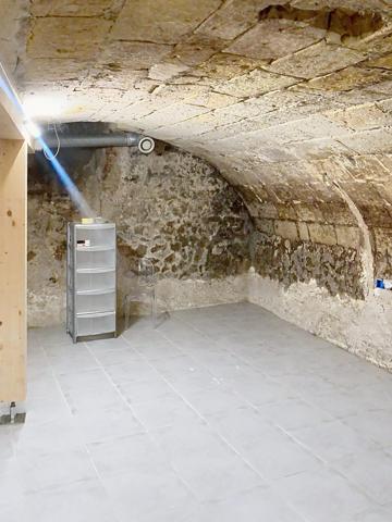 À vendre - Local professionnel 35 m² situé à Tours (37000)