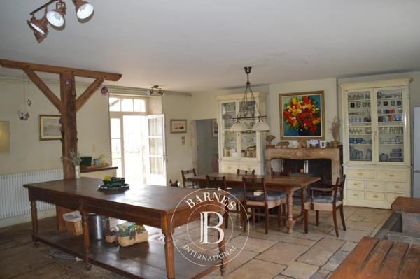 Civray, Maison 4 Chambres -  290 m² à vendre
