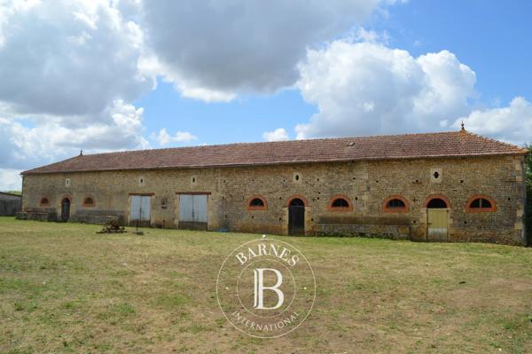 Civray, Maison 4 Chambres -  290 m² à vendre