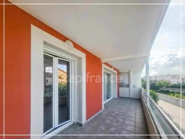 Appartement avec place de parking et garage