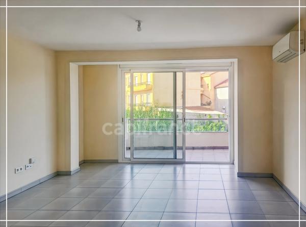 Appartement avec place de parking et garage