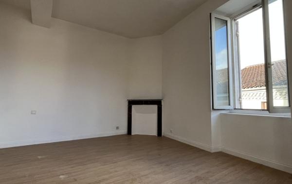 Vente Maison de ville Avec cour et garage à rafraîchir Tonneins   